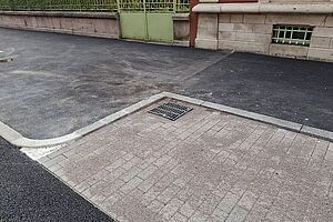 Sous les pavés, la pluie